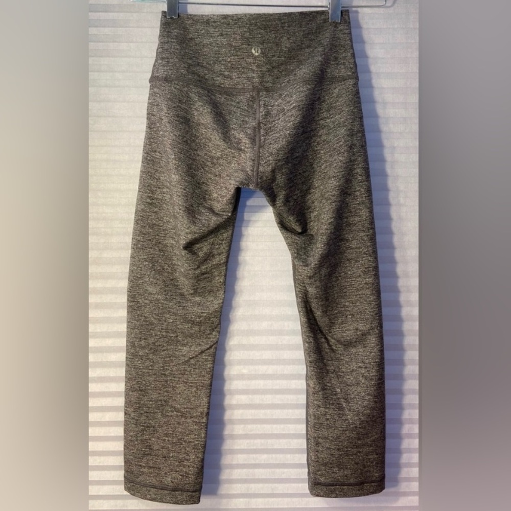 Lululemon Wunder Under highrise crop, heather black, Sz 6 EUC